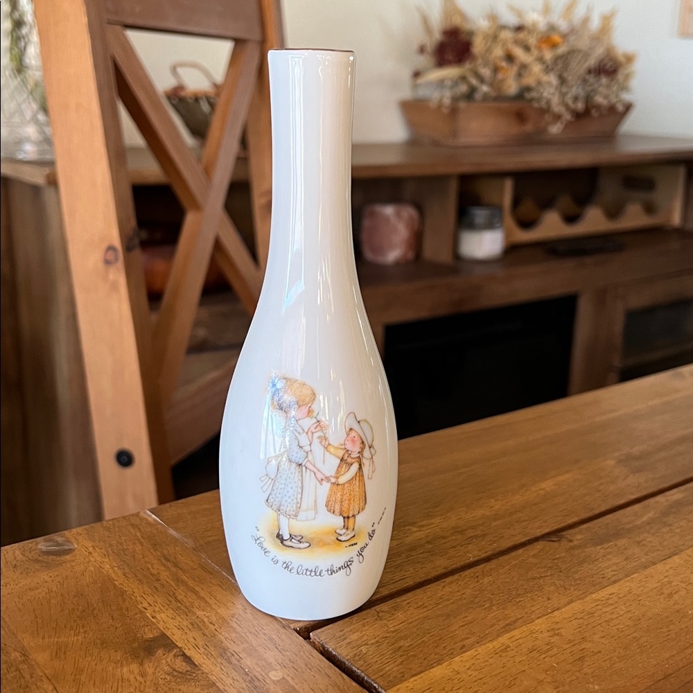 Holly Hobbie 7” porcelain bud vase - Picture 3 of 6